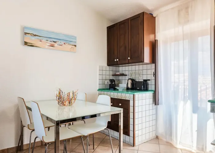 Daire Cefalhome - Veterani